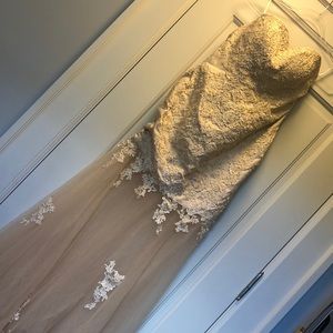 Wedding dress/prom dress with train